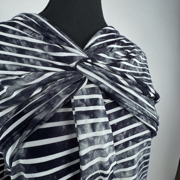 Black & White stripped 3/4 sleeves top bu Coco Y Club - XLG - Picture 3 of 6